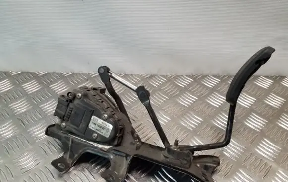 Opel Vivaro Accelerator throttle pedal 8200008477 6PV00811915