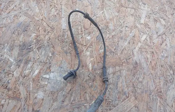 BMW 1 E81 E87 ABS brake wheel speed sensor 6762465