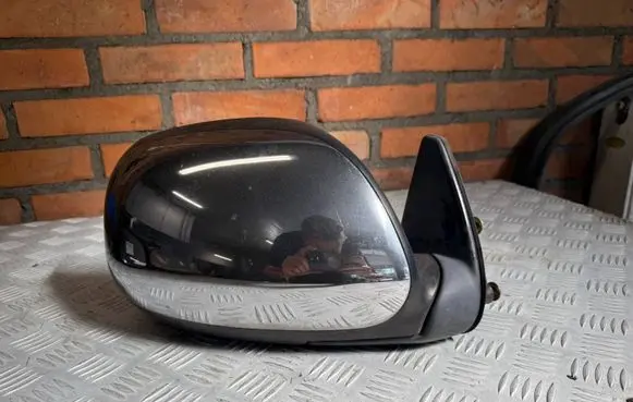 Toyota Tundra I Front door electric wing mirror 