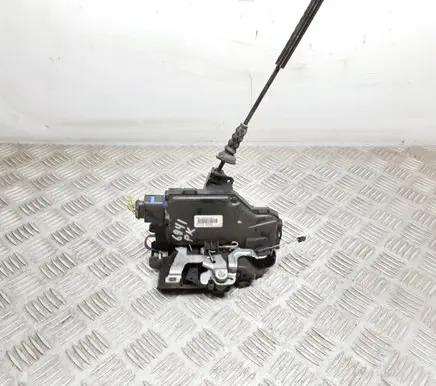 Skoda Octavia Mk2 (1Z) Front door lock 3D2837015K