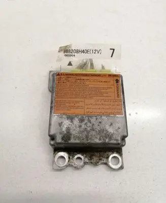 Nissan X-Trail T30 Airbag control unit/module 988208H40E