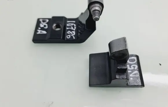 BMW X5 E70 Rear door hinge set 7160826 7160824