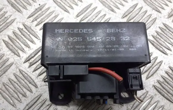 Mercedes-Benz A W168 Window wiper relay 0255452832