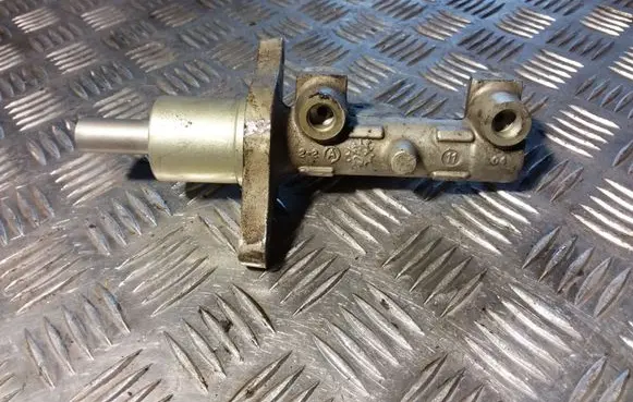 Peugeot 407 Master brake cylinder