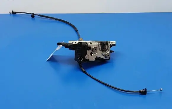Peugeot 207 CC Front door lock