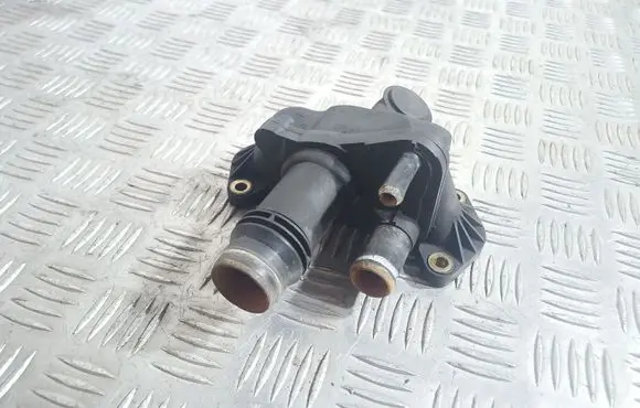 Land Rover Discovery 3 - LR3 Engine coolant pipe/hose 4H2Q8592BF