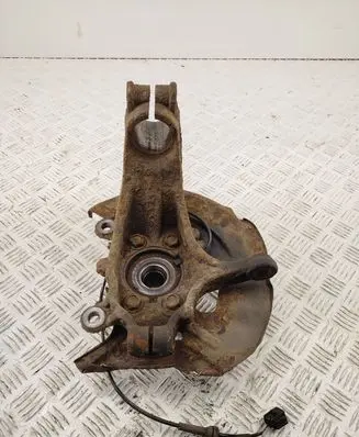 Nissan X-Trail T32 Front wheel hub