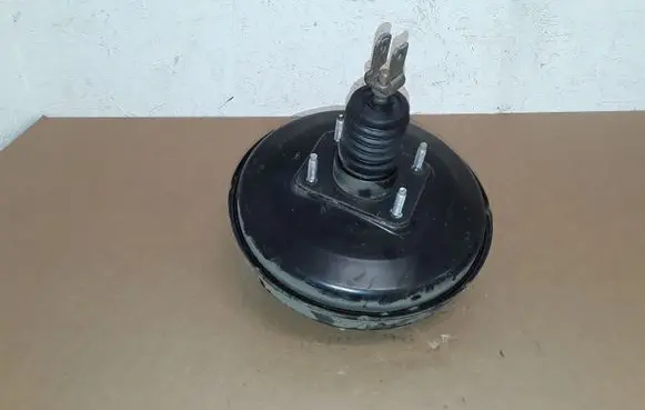 Toyota Verso-S Brake booster 13101018540 1H00619