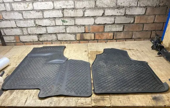 Mercedes-Benz Sprinter W906 Car floor mat set B66570006