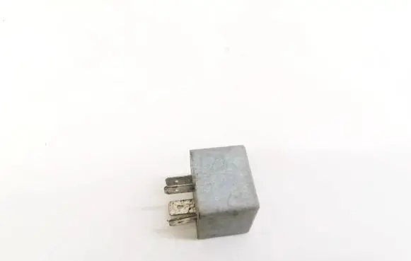 Volkswagen Golf IV Other relay 141951253B 20240072