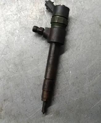 Opel Zafira B Fuel injector 0445110276