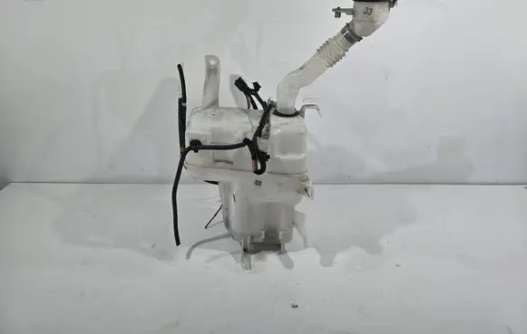 Lexus CT 200H Windshield washer fluid reservoir/tank 060851501