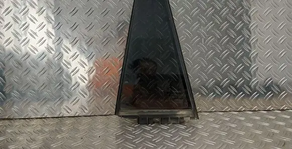 Toyota RAV 4 (XA30) Rear vent window glass 43R00122