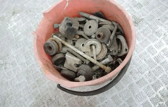 Mercedes-Benz G W463 2nd Gen Nuts/bolts 