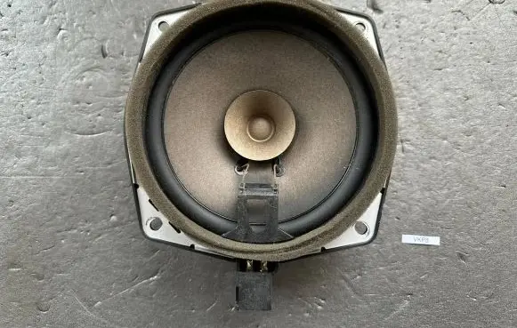 Mitsubishi Pajero Front door speaker MR301667