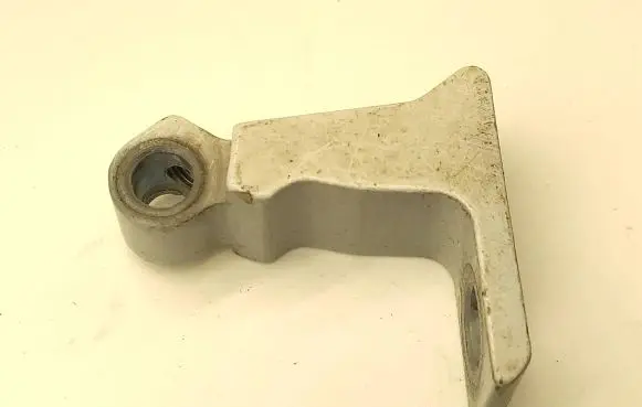Man TGE 1gen Front door upper hinge 4G0831402A A047058