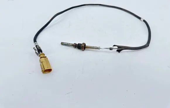 Volkswagen Touareg II Exhaust gas temperature sensor 059906088CH