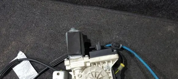 Citroen C2 Front door window regulator motor 96138604 12067440