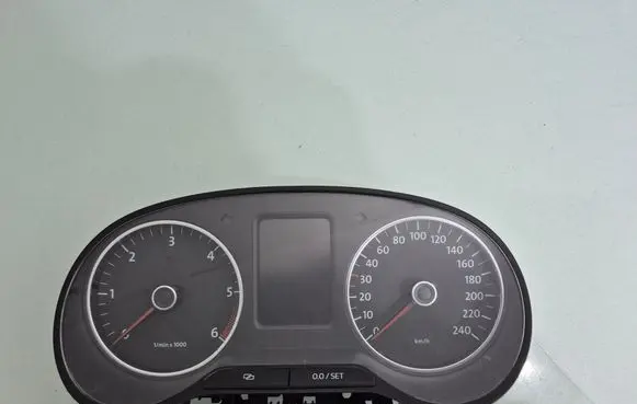 Volkswagen Polo V 6R Speedometer (instrument cluster) 6R0920861F