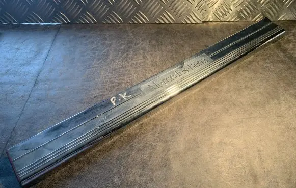 Mercedes-Benz CLS C219 (A) pillar trim A2196800135