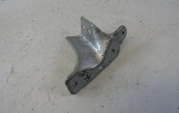 Skoda Fabia Mk2 (5J) Fender mounting bracket 5J0821141