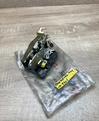 Renault Megane I Rear door lock 7700469182 7700460182