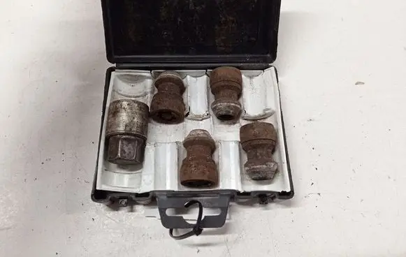 Hyundai Santa Fe Nuts/bolts H3246302