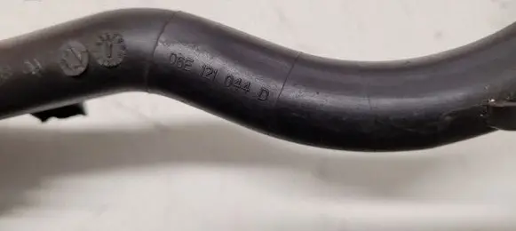 Audi A6 S6 C6 4F Engine coolant pipe/hose 06E121044D