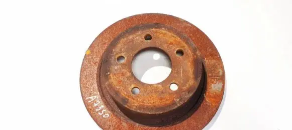 Chrysler Pacifica Rear brake disc neventiliuojamas