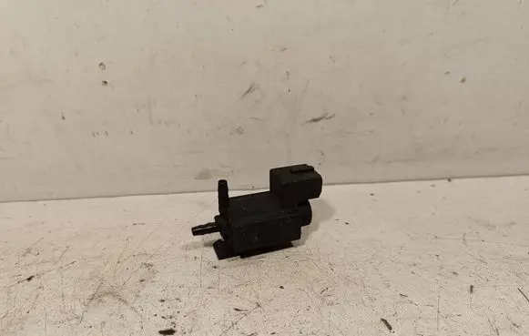 BMW X6 E71 Vacuum valve 702318