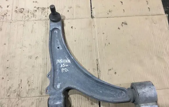 Opel Insignia A Front lower control arm/wishbone 22792991