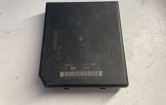 Renault Laguna III Fuse module 284B61187R USM2010