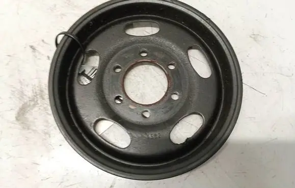 Opel Corsa D Crankshaft pulley 90572867