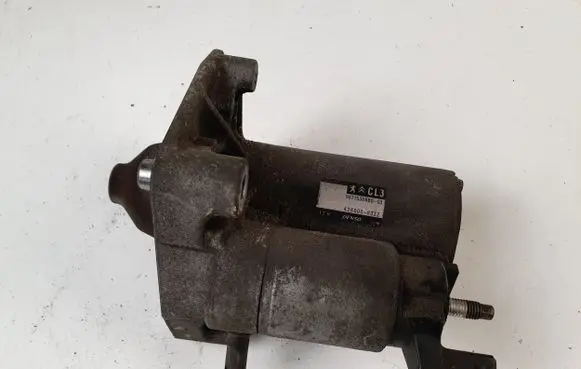 Peugeot 208 Starter motor 9671530880
