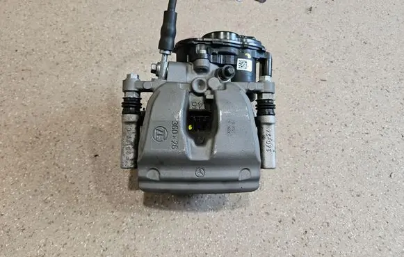 Rear brake caliper