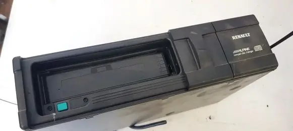 CD/DVD changer