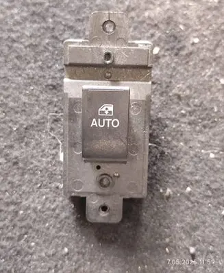 Opel Antara Quarter vent window switch 202007457 7052025