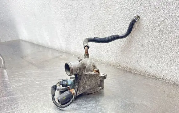 Opel Astra H Thermostat/thermostat housing 13223889 11102006