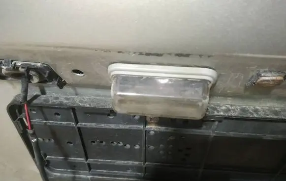 Toyota Avensis T250 Number plate light