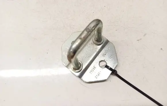 Dodge Magnum Front door lock loop/hook striker 17236