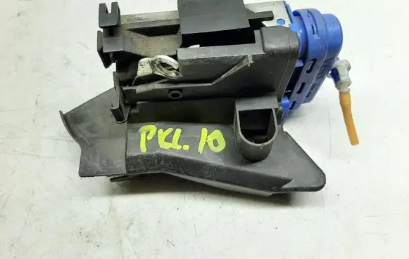 Audi A4 S4 B5 8D Rear door lock 8D0839016A