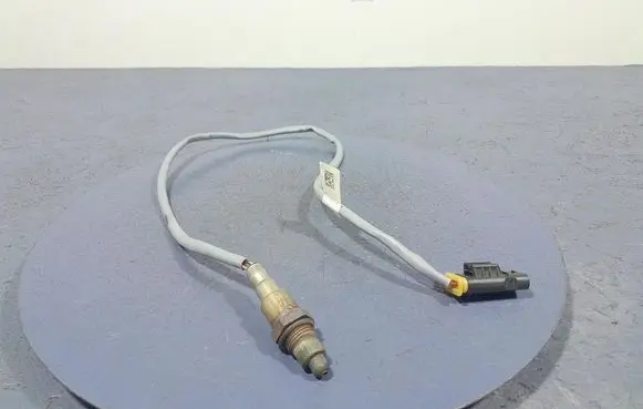 BMW X3 E83 Lambda probe sensor 8651104