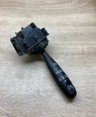 Toyota Yaris Wiper control stalk 173647