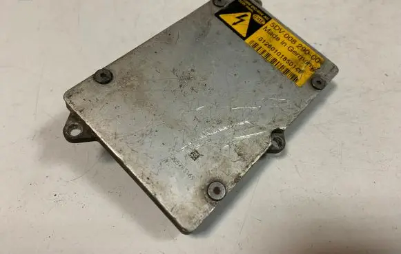 Audi A6 S6 C6 4F Headlight ballast module Xenon 5DV008290