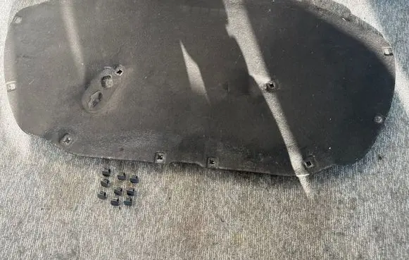 Volkswagen Polo V 6R Engine bonnet/hood sound/heat insulation 
