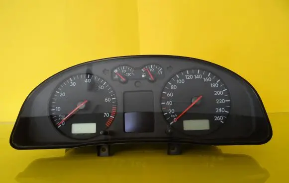 Volkswagen PASSAT B5 Speedometer (instrument cluster) 88311245 110208961