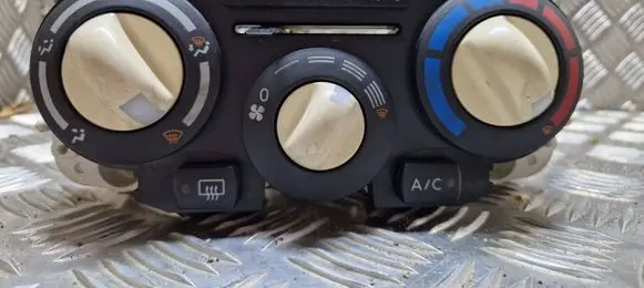 Nissan Micra Climate control unit F667193V1