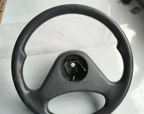 Opel Kadett E Steering wheel 90112178