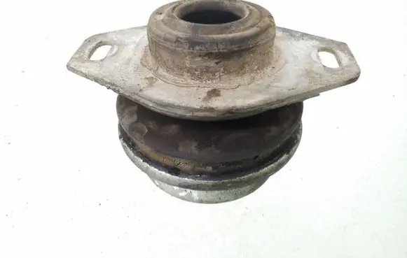 Peugeot 806 Engine mount bracket