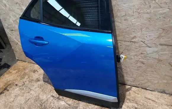 Peugeot 2008 II Rear door 